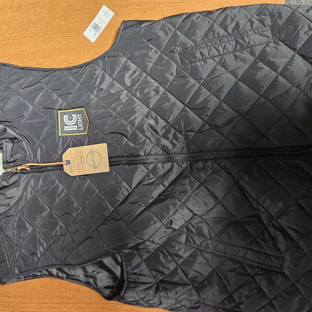 IGLOO Black Quilted Vest
